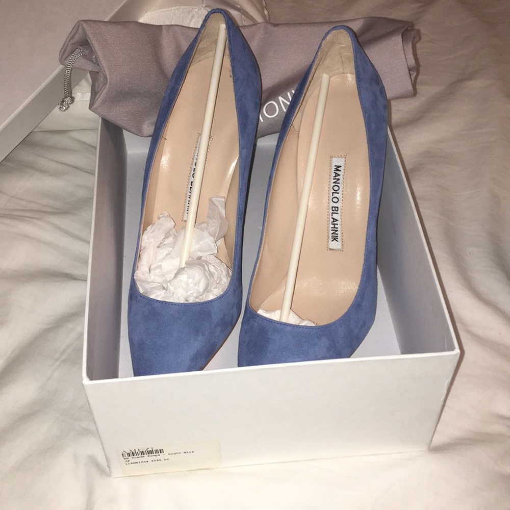BRAND NEW Manolo Blahnik suede pump - Picture 6 of 7